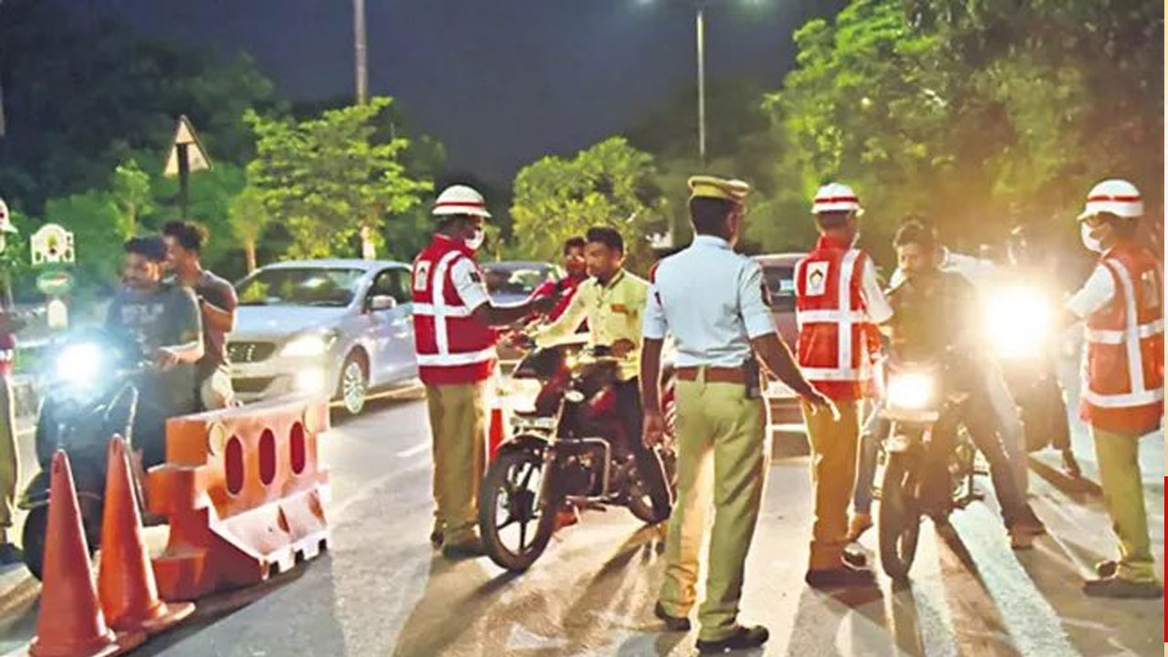 Drunk and Driving New Year : మ‌ద్యం ప్రియులు బ‌హుప‌రాక్‌.. ఈ రోజు డ్రంక్ అండ్ డ్రైవింగ్‌లో దొరికారో.. రూ.10 వేల జ‌రిమానా, 6 నెల‌ల జైలే