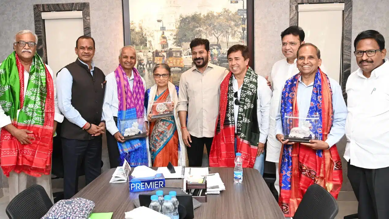 CM Revanth Reddy : దేశ్‌పాండే ఫౌండేషన్ కు అన్నీ సహాయ సహకారాలు అందిస్తాం.. సీఎం రేవంత్ రెడ్డి..!