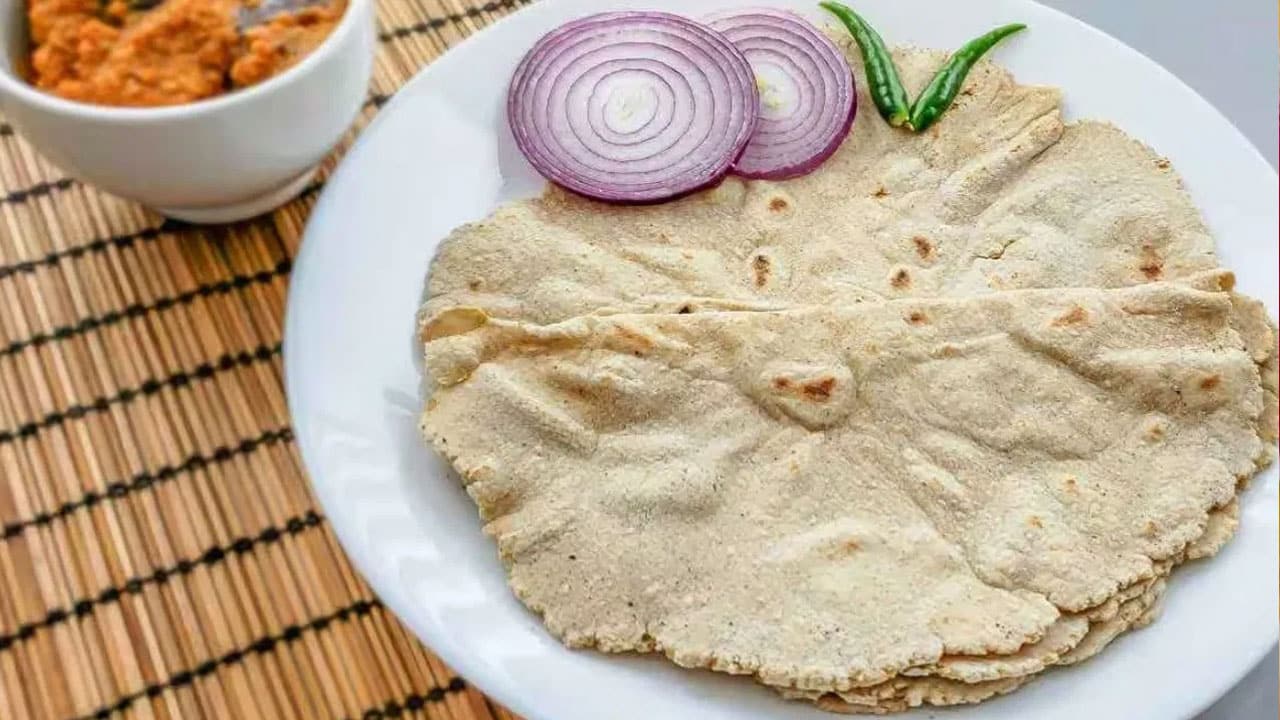 Jowar Roti : రోజు జొన్న రొట్టె తింటున్నారా… అయితే మీకు ఈ సమస్యలు…?