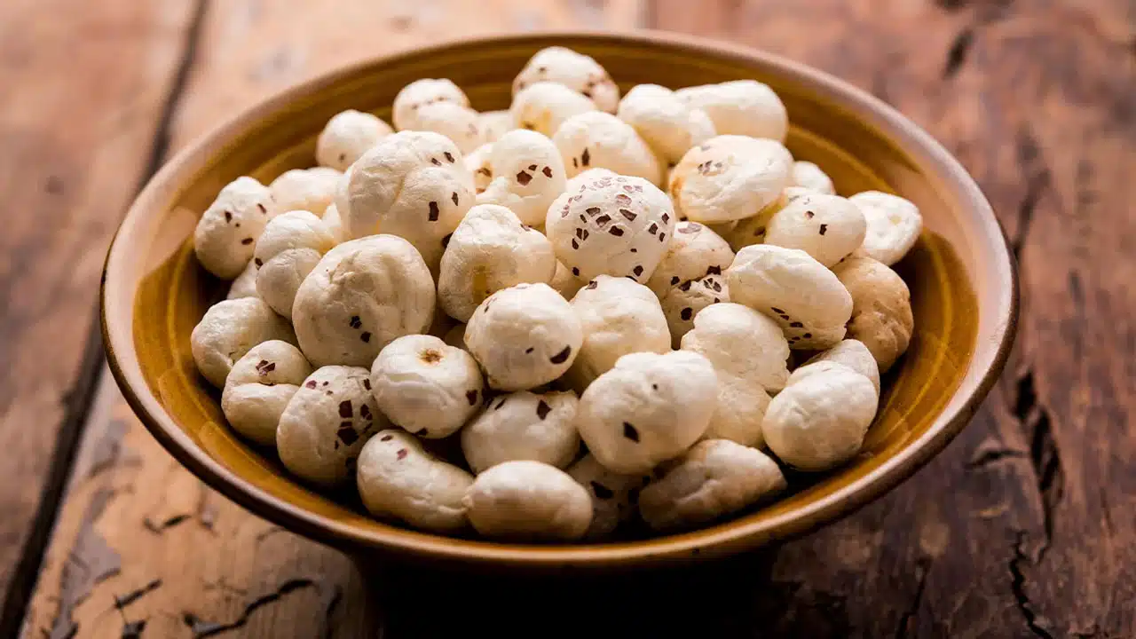 Makhana : ఫుల్ మఖాన పురుషులకి మాత్రమే.. పాలలో కలిపి తింటే ఆరోగ్య ప్రయోజనాలు ఎన్నో ..?