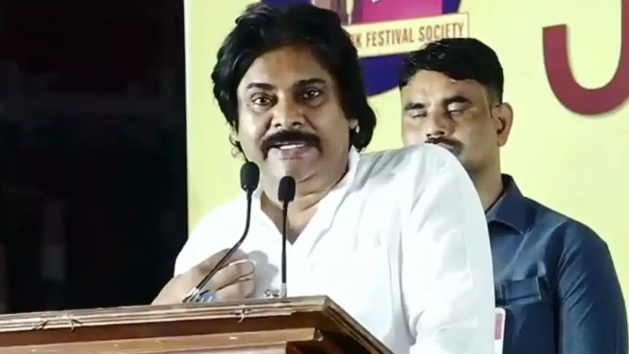Pawan Kalyan : కోటి రూపాయలు ఇస్తా కానీ పుస్తకం మాత్రం ఇవ్వలేను.. పవన్ కళ్యాణ్ షాకింగ్ కామెంట్స్..!