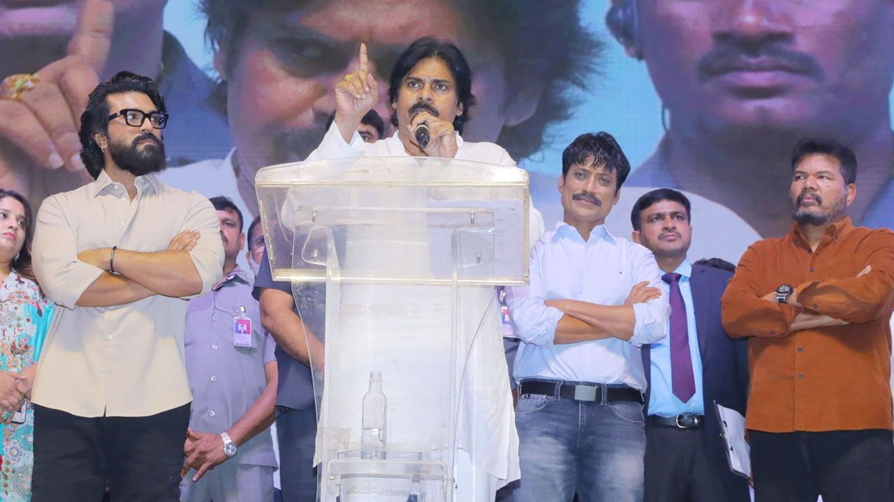 Pawan Kalyan : గేమ్ ఛేంజ‌ర్ వేదిక‌గా ఆస‌క్తిక‌ర వ్యాఖ్య‌లు చేసిన ప‌వ‌న్.. మూలాలు మ‌రిచిపోవద్దు అంటూ చుర‌క‌లు..!