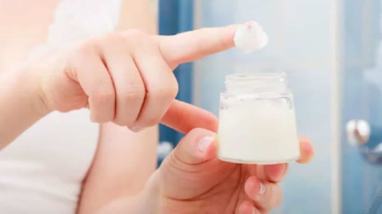 Petroleum Jelly : పెట్రోలియం జెల్లీ గురించి మీకు తెలుసా… దీని ఉపయోగాలు తెలిస్తే షాకే…?