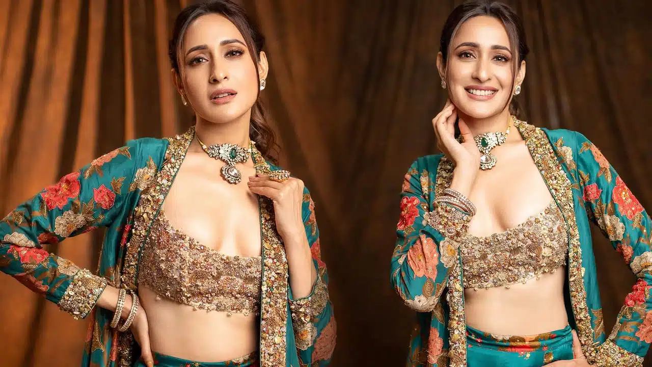 Pragya Jaiswal : ప్రగ్యా పరువాల విందు.. కాదని అనగలరా..!