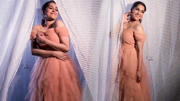 Rashmi Gautam : పరదాల చాటున రష్మి.. అలా చూస్తే ఎలా అమ్మడంటూ ఫ్యాన్స్..!