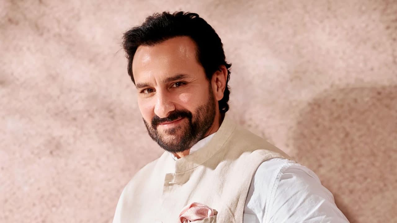 Saif Ali Khan అర్ధ‌రాత్రి సైఫ్ అలీ ఖాన్ ఇంట్లోకి దూరి క‌త్తితో దాడి శ‌రీరంపై ఆరు చోట్ల బ‌ల‌మైన గాయాలు