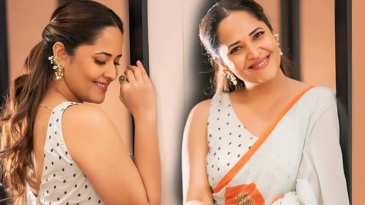 Anasuya : వైట్ క‌ల‌ర్ శారిలో తెగ మెరిసిపోతున్న అన‌సూయ‌... మ‌త్తెక్కించేస్తుందిగా...!