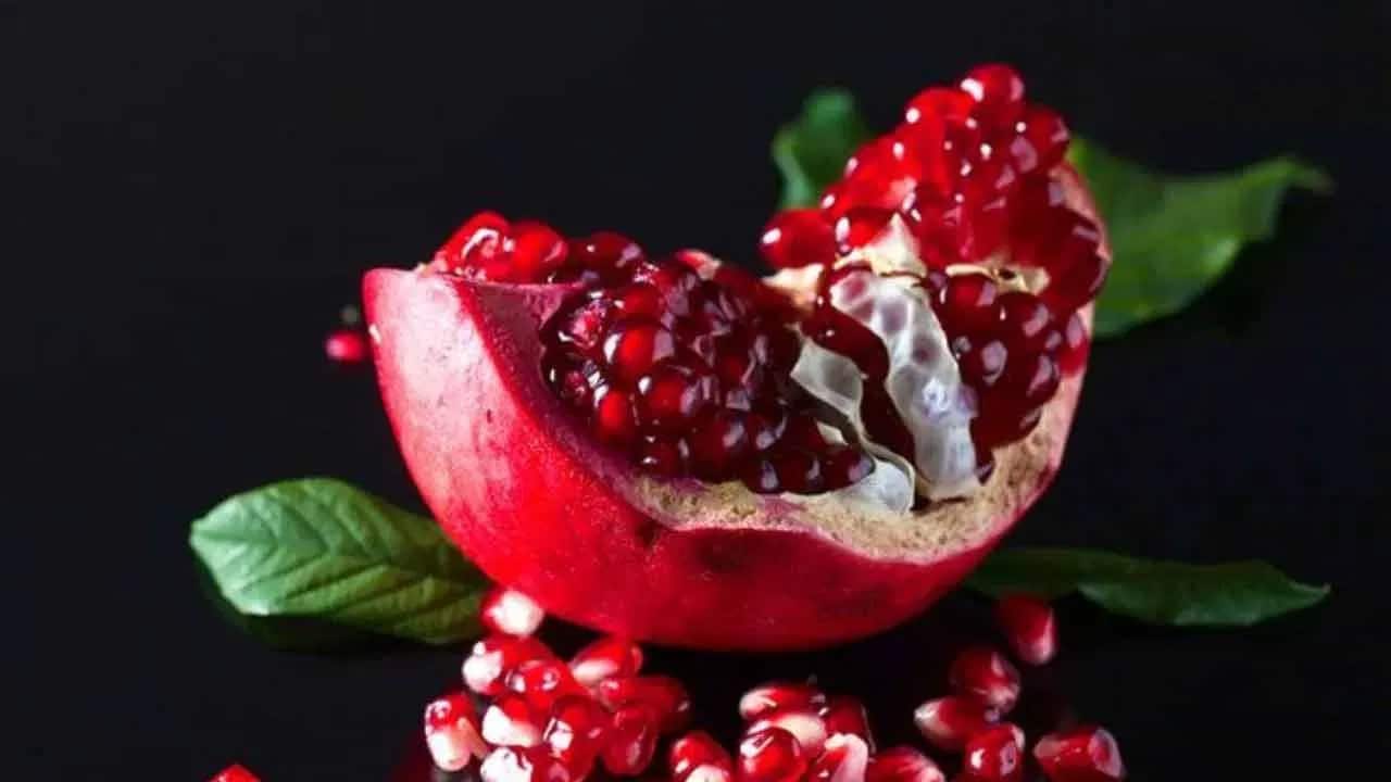 Pomegranate : దానిమ్మ పండు కొందరికి ఆరోగ్యకరమైతే… వీరికి మాత్రం విషంతో సమానం… ఏమిటది…?