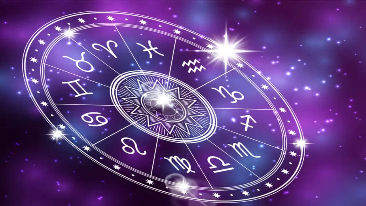 Zodiac Signs మార్చి నెలలో ఈ రాశుల వారికి సిరిసంపదలను మోసుకొస్తున్న శుక్రాధిత్య రాజయోగం