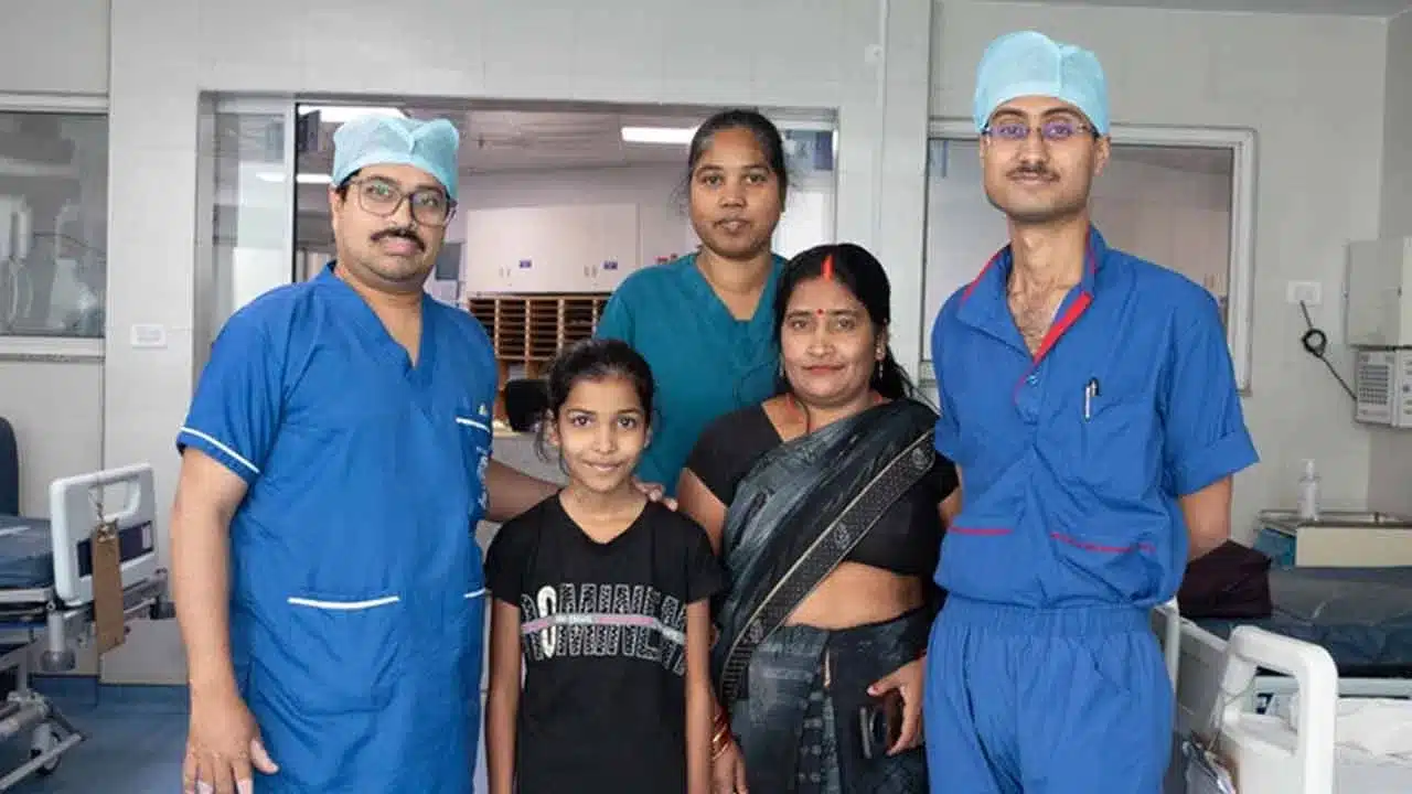 Akeyhole Surgery : 11 సంవత్సరాల బాలికకు తీవ్రమైన కడుపునొప్పి... ఎయిమ్స్ వైద్యులు అరుదైన ఆపరేషన్ ఫస్ట్ టైం సక్సెస్...?