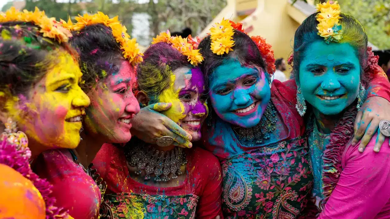 Holi 2025 : మార్చి 14 హోలీ పండుగ,కొన్ని రాశుల వారికి గజకేసరి యోగం... అదృష్ట లక్ష్మి అనుగ్రహం...?
