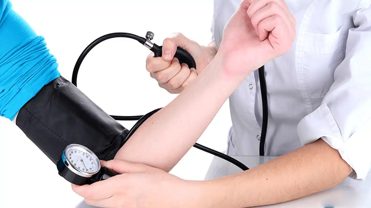 Low Blood Pressure : ఎండాకాలంలో లోబీపీ సమస్య రావడానికి కారణం ఇదే... దీని లక్షణాలు ఇవే.. జాగ్రత్త..?
