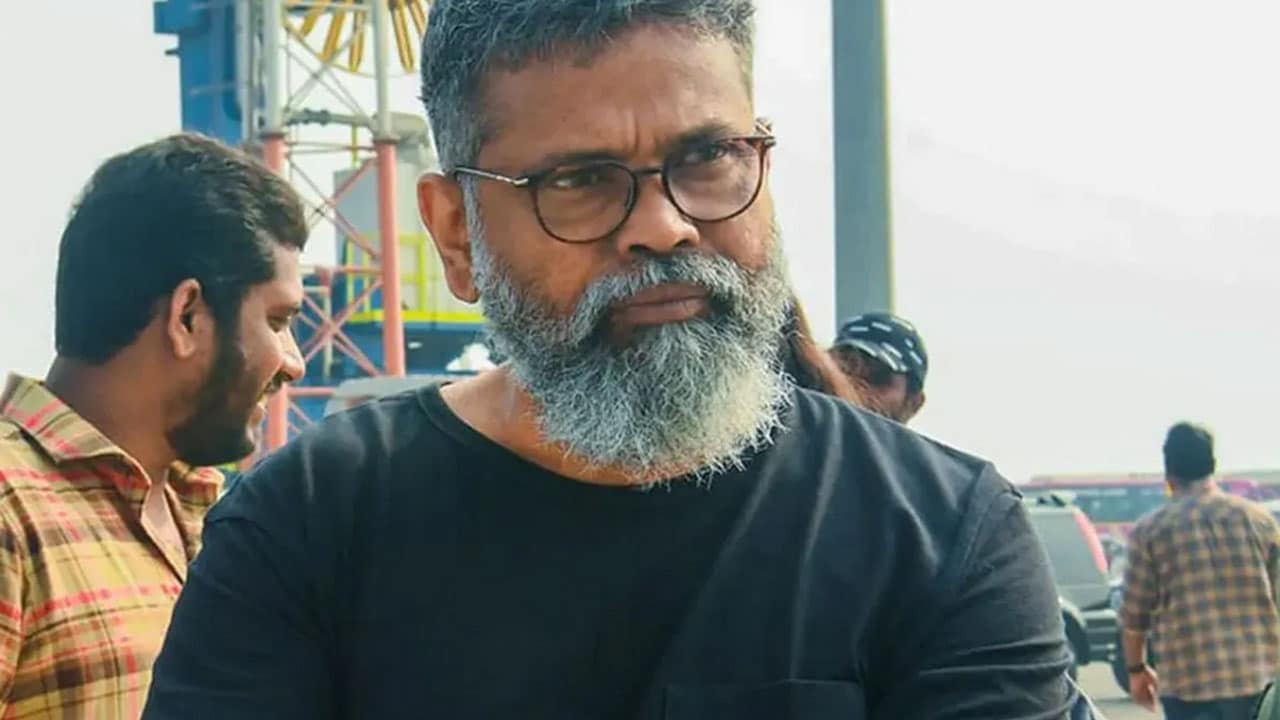 Director Sukumar: వైసీపీకి డైరెక్టర్ సుకుమార్ స‌పోర్టు, అందుకే ఆ అవార్డుల ఫంక్ష‌న్‌కి వెళ్లారా?