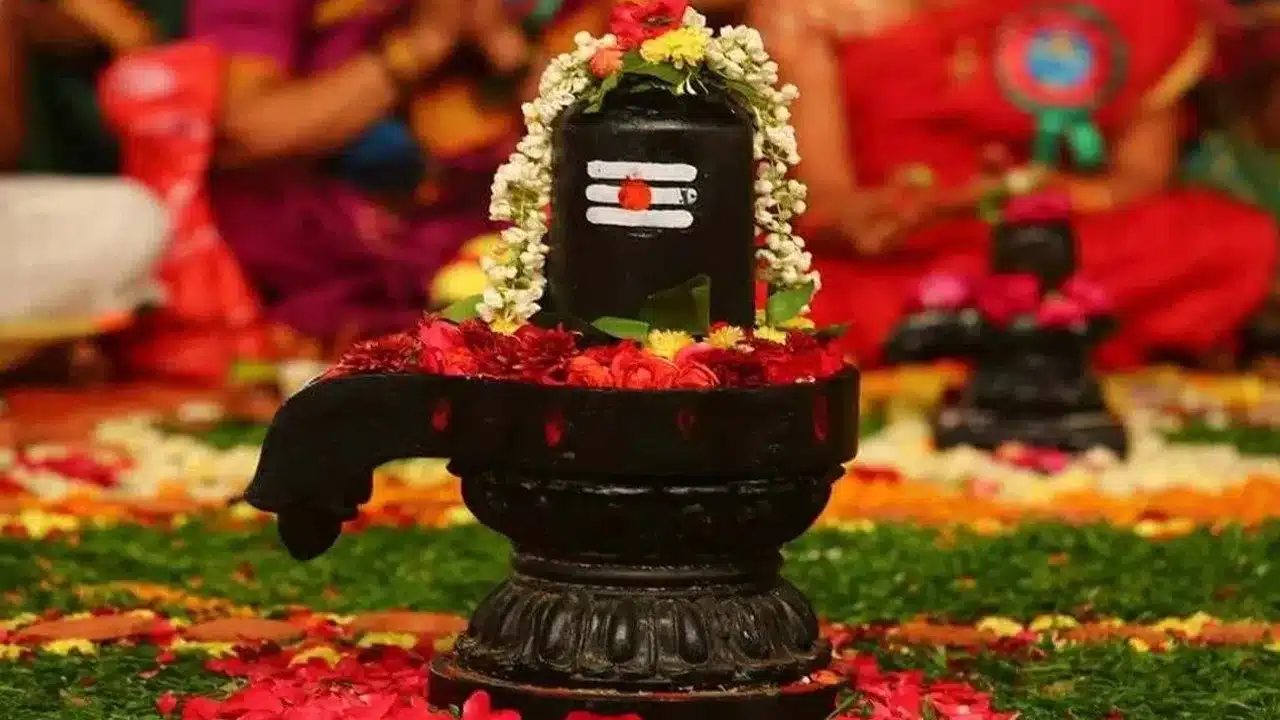 Shiva Puja Tips : శివయ్య పూజకు ఈ వస్తువులు నిషేధం... శివపురాణ ప్రకారం శివయ్యకు ఆగ్రహాన్ని తెప్పించేవి ఇవే...?
