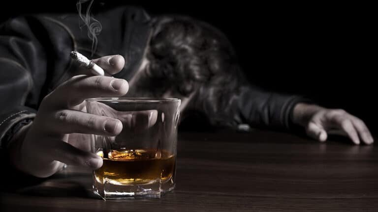 Alcohol And Tobacco : పొగాకు, మధ్యపానం సులువుగా మానేసే చిట్కాలు ఇవిగో
