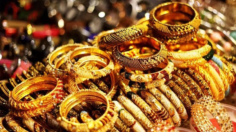 Today Gold Rate 18 January 2026 : బంగారం కొనేవారికి ఉరట..ఈరోజు గోల్డ్, సిల్వర్‌ రేట్లు ఎంతంటే?