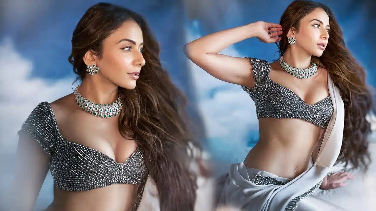 Rakul Preet Singh : జిగేల్‌మ‌నిపిస్తున్న ర‌కుల్ ప్రీత్ సింగ్ అందాలు.. మైకం తెప్పిస్తుందిగా..!