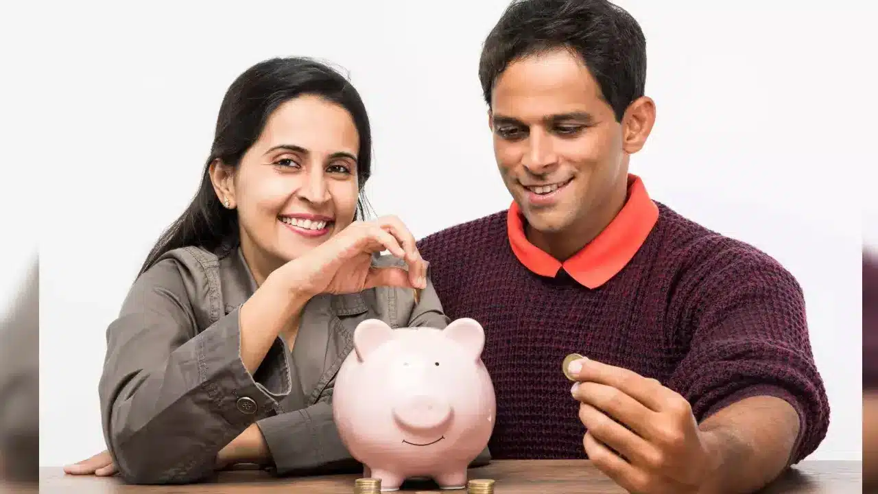Wife : భార్య తోడుంటే ఈ ప్ర‌భుత్వ స్కీం మీదే.. కోటిన్న‌ర మిస్ చేసుకోకండి..!