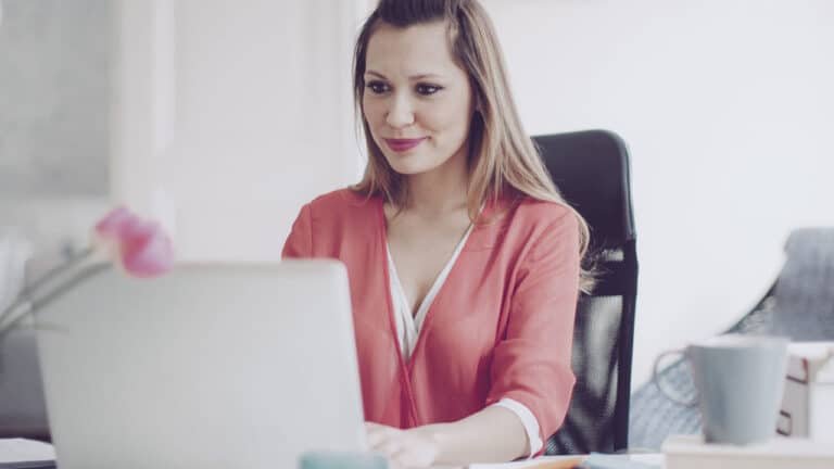 Work From Home Jobs : వర్క్ ఫ్రమ్ హోమ్‌ జాబ్..  ఏడాదికి రూ.7 లక్షల జీతం