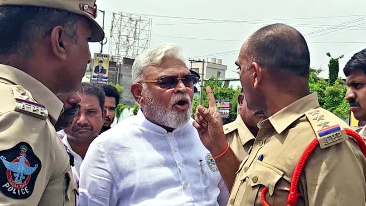 Ambati Rambabu : మాజీ మంత్రి పై కేసు నమోదు.. కేసులకు నేను భయపడాలా.. అంబటి రాంబాబు..!