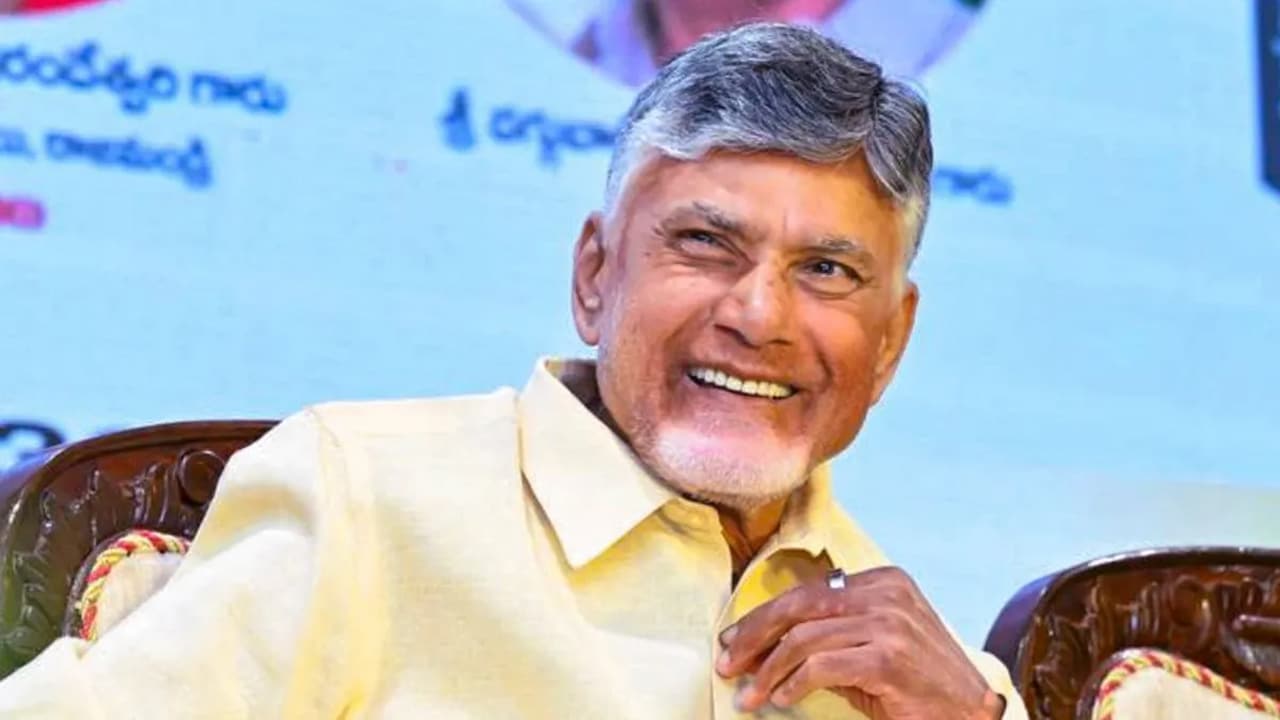 Chandrababu : వారంతా లక్కీ.. చంద్రబాబు వారికీ కనిపించే దేవుడయ్యాడు..!
