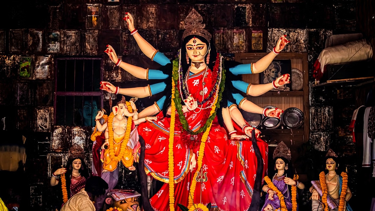 Gupt Navratri 2025 : ఆషాడ మాసంలో గుప్త నవరాత్రులలో అమ్మవారిని ఎలా పూజించాలి.. కోరిన కోరికలకు.. ఏ దేవతలు వరమిస్తారు…?