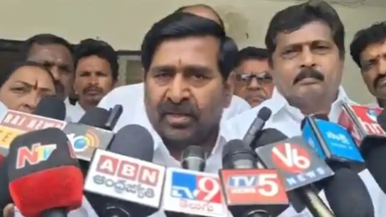 Jagadish Reddy : మీడియా ముసుగులో దాడి చేస్తే కేసీఆర్ అభిమానులు చూస్తూ ఊరుకోరు : జగదీశ్ రెడ్డి
