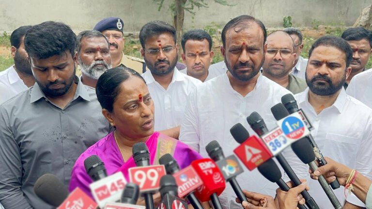 Konda Surekha : దేవాదాయ భూముల జోలికోస్తే కఠిన చర్యలు : మంత్రి కొండ సురేఖ