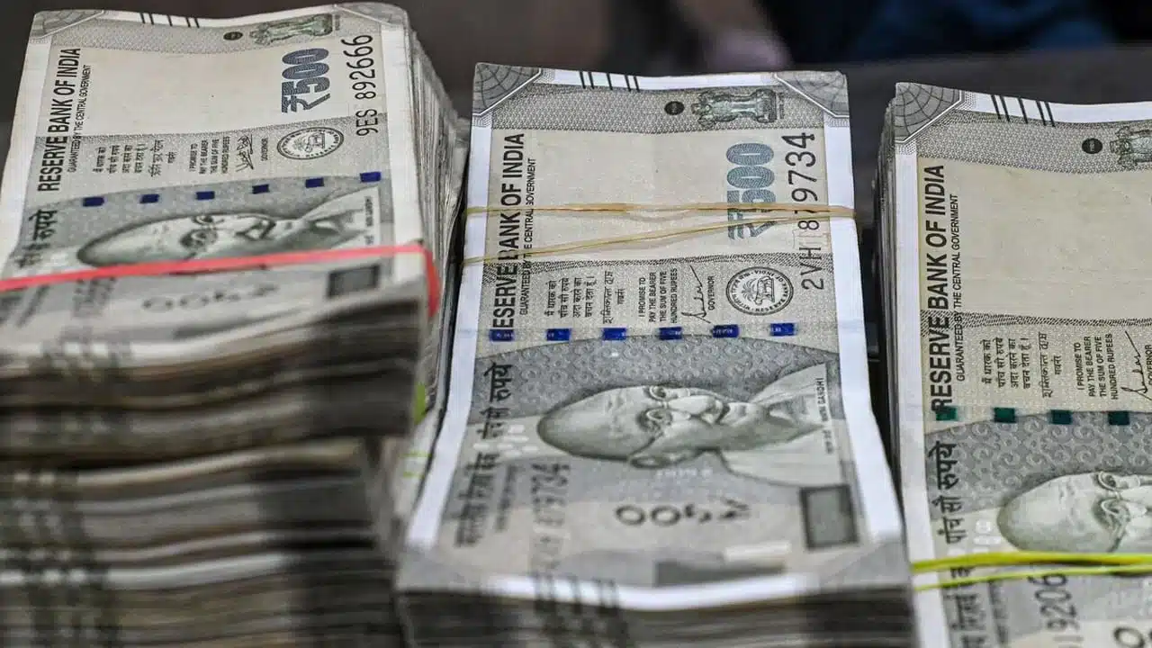 Money : రూ. 1 లక్ష పెట్టుబడితో రూ. 1.4 కోట్లు పొందే ఛాన్స్..!