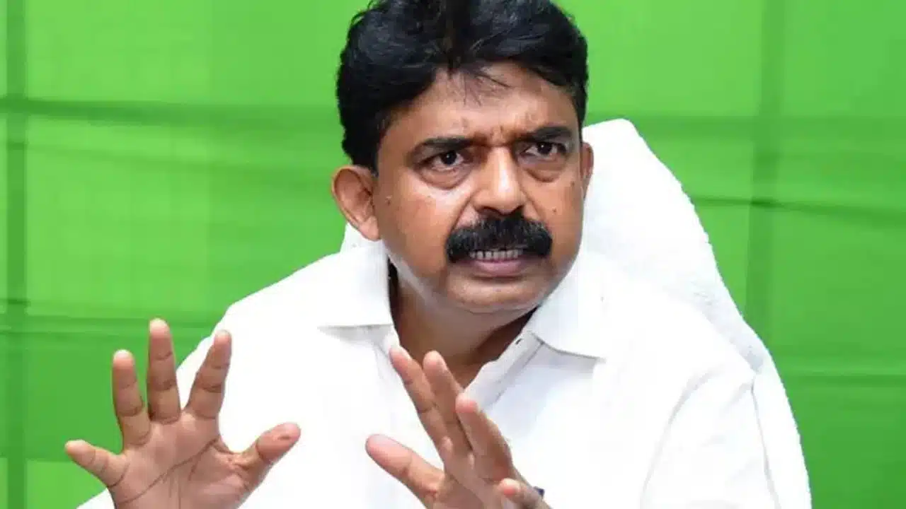 Perni Nani : మాజీ మంత్రి పేర్ని నానికి అరెస్ట్ వారెంట్‌.. నిజ‌మేనా..?