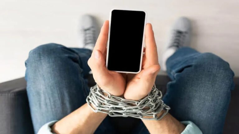 Screen Time : ప్రతి ఒక్కరు చేసే ఈ చిన్న తప్పులే… మీ కొంపను ముంచుతాయి… ఈ 7 అలవాట్లే మిమ్మల్ని కాపాడగలవు…?