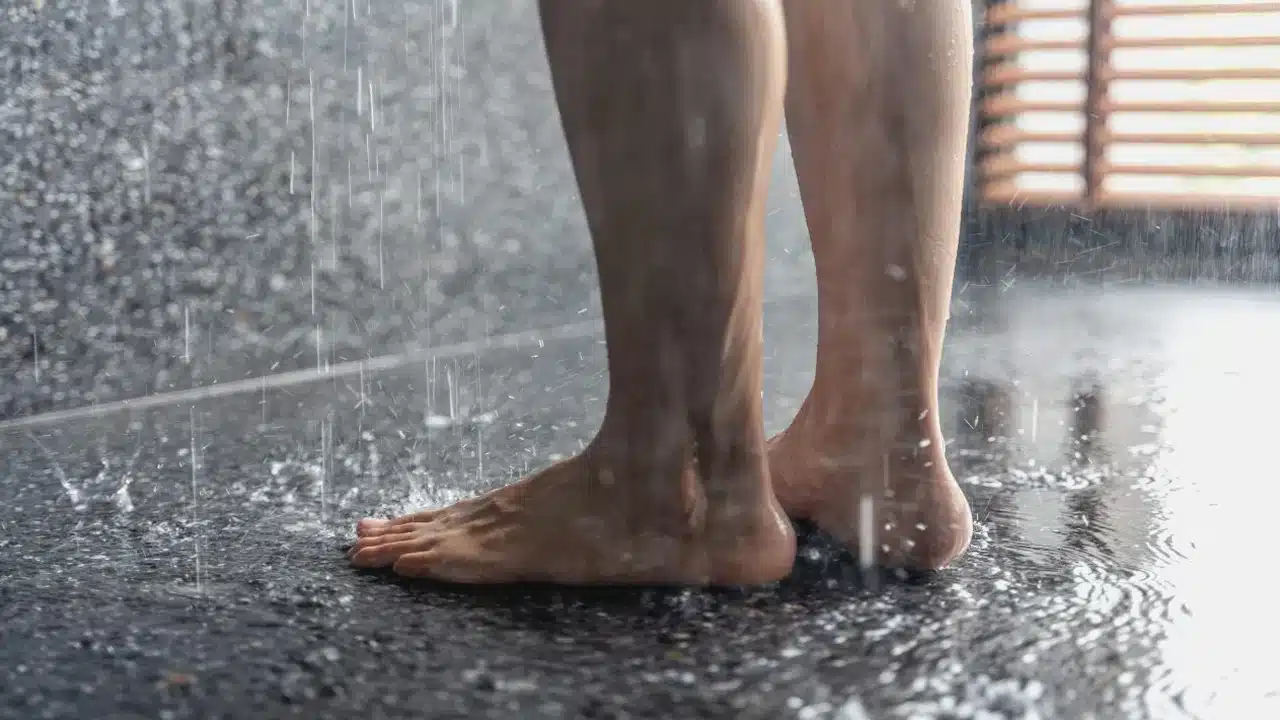 Shower Peeing : మీకు స్నానం చేసేటప్పుడు మూత్ర విసర్జన చేసే అలవాటు ఉందా... అయితే, మీరు డేంజర్ లో పడ్డట్లే...?