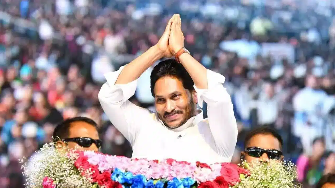 YCP Leaders : జగన్ ను వీడి కూటమిలో చేరి తప్పు చేసారా..?