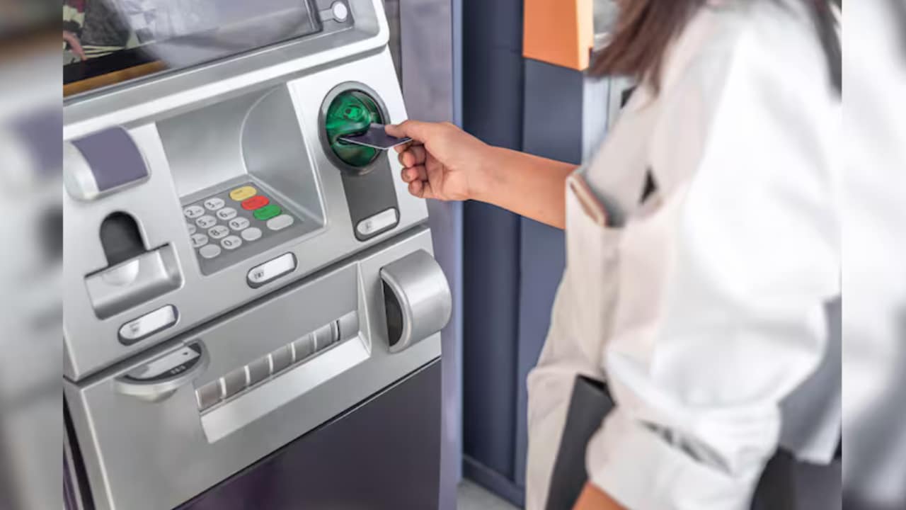 ATM Cash : డోంట్ వ‌ర్రీ.. డెబిట్ కార్డ్ లేకుండానే ఏటీఎం నుండి న‌గ‌దు విత్ డ్రా చేసే సౌక‌ర్యం గురించి మీకు తెలుసా?