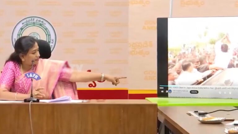 Anitha : జగన్ పరువు తీసిన హోమ్ మంత్రి.. లేని జనాల్ని చూపించటానికి బంగారుపాళ్యం విజువల్స్ వాడార‌ని విమ‌ర్శ‌లు..!