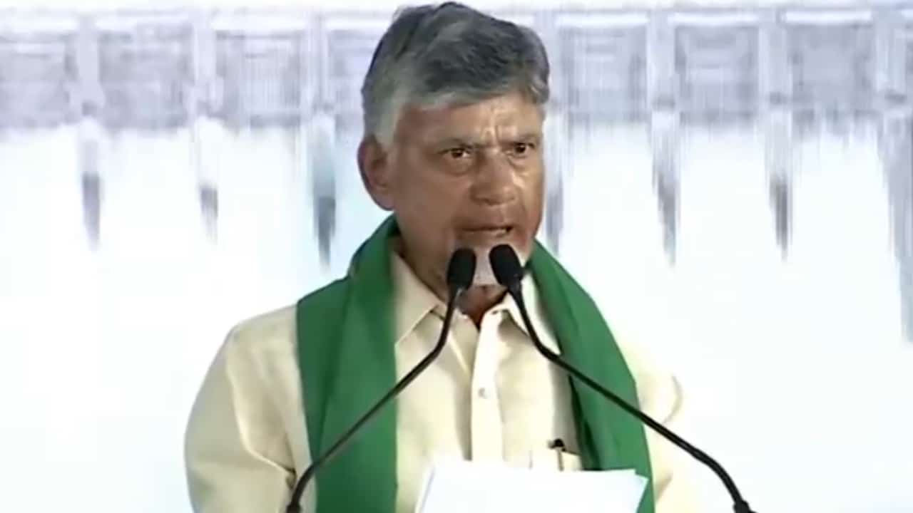 Chandrababu : బెదిరిస్తే పారిపోయే వ్యక్తిని కాను అంటూ సీఎం చంద్రబాబు హెచ్చరిక..!
