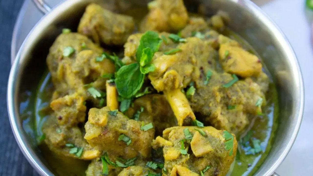 Green Chicken Curry : రొటీన్ చికెన్ కర్రీ తిని బోర్ కొట్టిందా… అయితే, ఈ గ్రీన్ చికెన్ కర్రీని ఇలా ట్రై చేయండి, అదిరిపోయే టేస్ట్…?