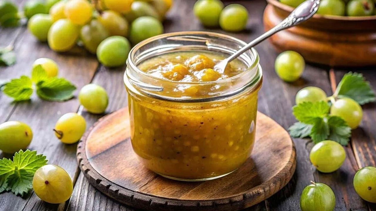 Honey, Amla Mixture : పరగడుపున తేనెలో ఉసిరి కాయలను నానబెట్టి తింటే… ఎవరైనా సరే వావ్ అనాల్సిందే.. ప్రయోజనాలు బోలెడు….?
