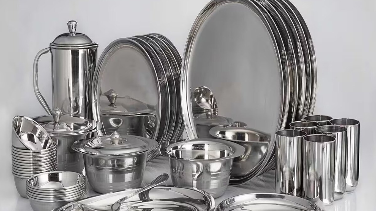 Kitchen Hacks : స్టీల్ పాత్రలలో ఈ పదార్థాలు ఉంచారో… మీ ప్రాణాలకే ప్రమాదం… జాగ్రత్త…?