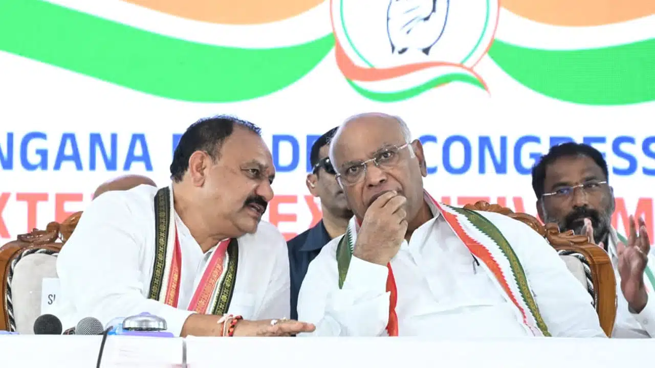 Mallikarjun Kharge : ఎమ్మెల్యేలకు మల్లికార్జున ఖర్గే వార్నింగ్..!