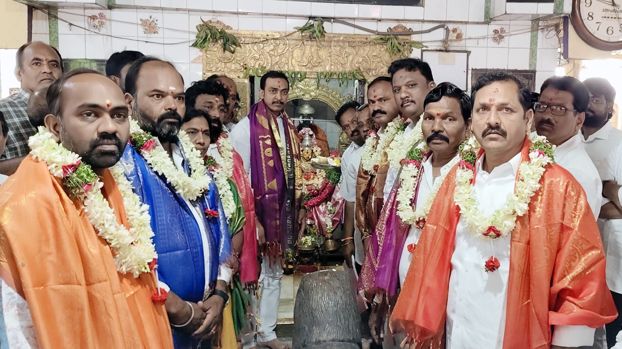 Parameshwar Reddy : నాచారం మహంకాళి దేవాలయం నూతన కమిటీని సన్మానించిన పరమేశ్వర్ రెడ్డి