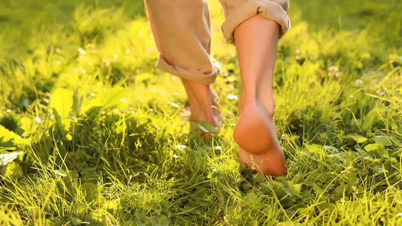 Walking : మీరు 10 నిమిషాలు పాటు వెనక్కి నడిస్తే... అదిరిపోయే లాభాలు ఉన్నాయి...మీకు తెలుసా..?