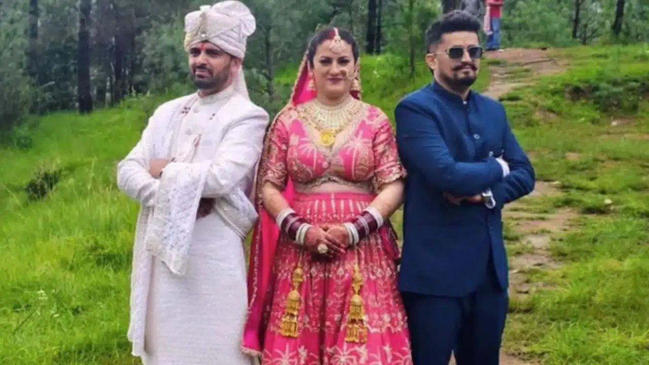 Woman : ఇద్ద‌రు సోద‌రుల‌ని పెళ్లి చేసుకున్న ఒక మ‌హిళ‌.. గ్రాండ్‌గా వివాహం..!