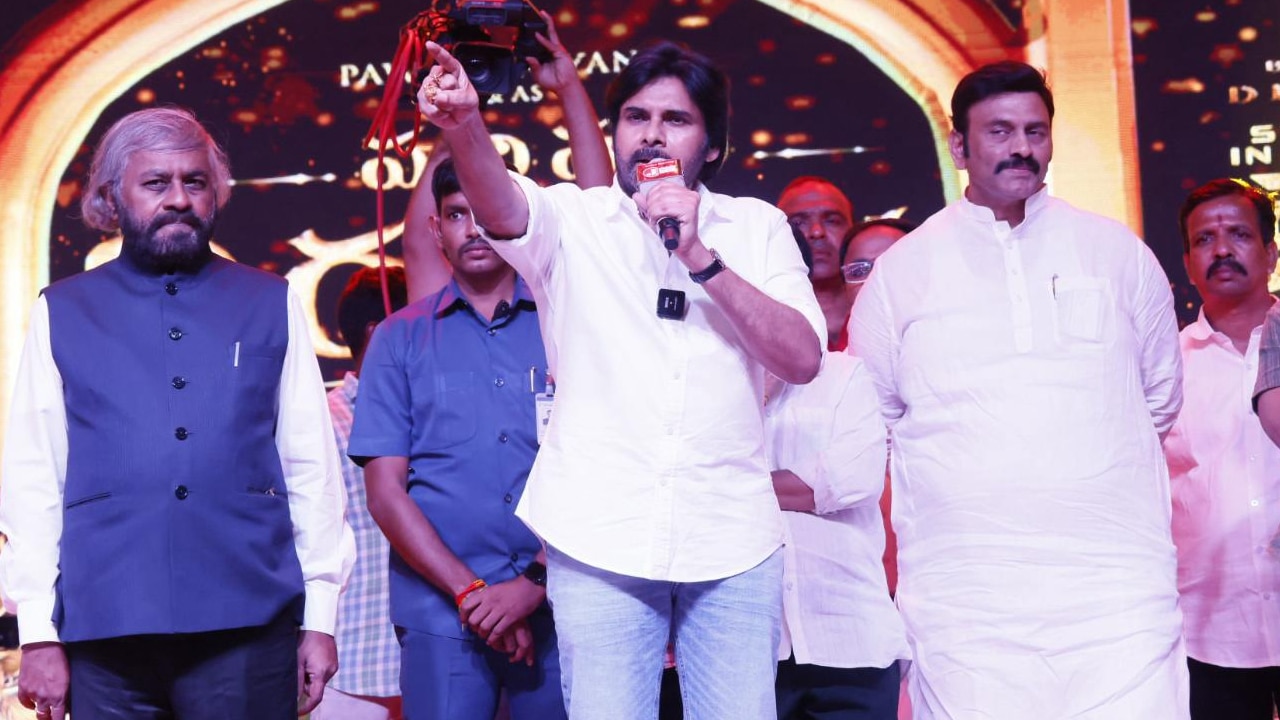 Pawan Kalyan : మనల్ని ఎవడ్రా ఆపేది?  ప‌వ‌న్ క‌ళ్యాణ్  డైలాగ్ రిపీట్…!
