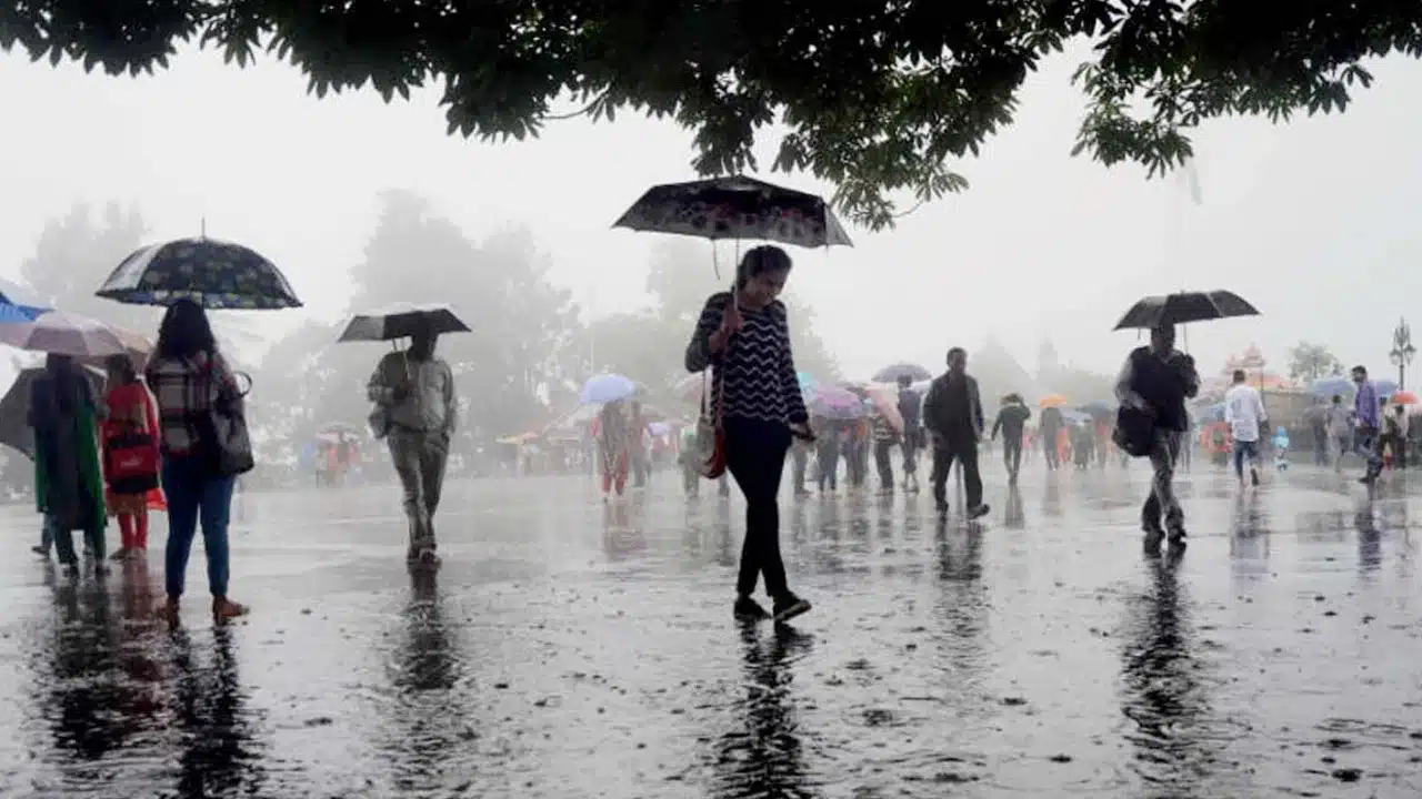 Rainy Season : వ‌ర్షాకాలంలో జాగ్ర‌త్త‌.. ఈ త‌ప్పులు అస్స‌లు చేయ‌కండి..!