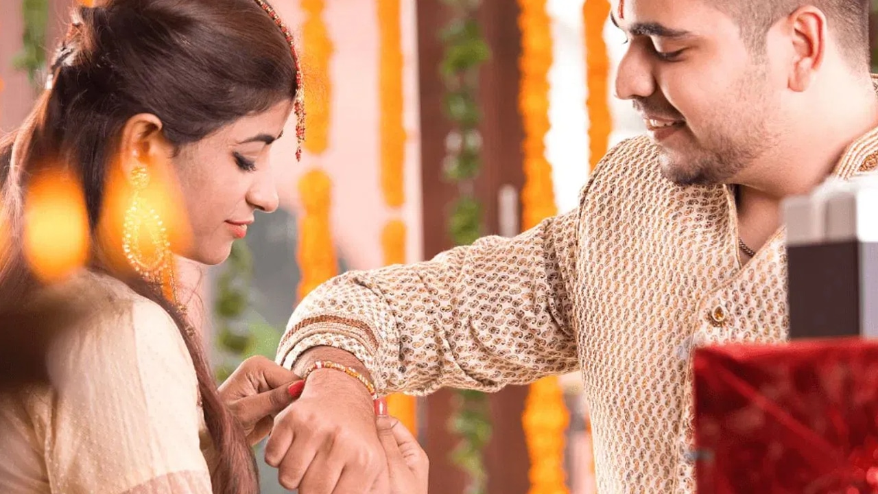 Raksha Bandhan : మీ సోదరి కట్టిన రాఖిని ఎన్ని రోజులకు తీస్తున్నారు… దానిని ఏం చేస్తున్నారు.. ఇది మీకోసమే…?
