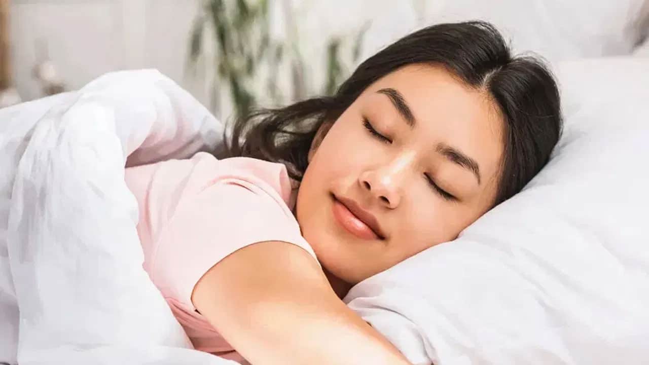 Sleep | రాత్రి పూట హాయిగా నిద్ర పోవాలి అంటే ఇవి తింటే చాలు..