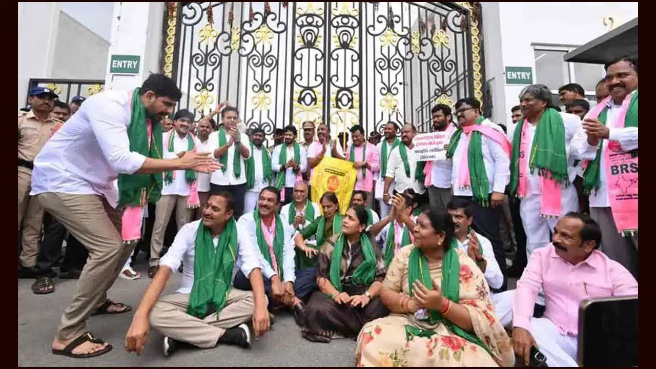 BRS Leaders Protest Infront Of Telangana Secretariat