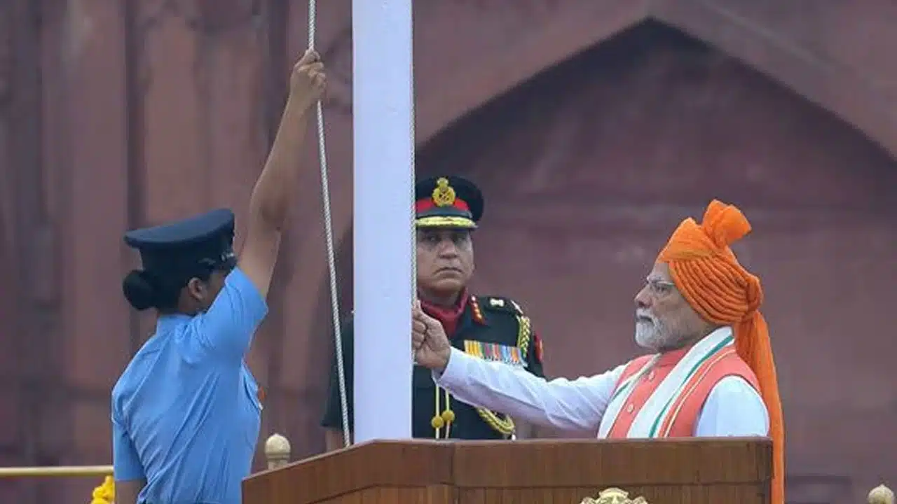 Narendra Modi | ఎర్రకోటపై ప్రధాని మోదీ సంచలన ప్రకటన.. పాకిస్థాన్‌కు కఠిన హెచ్చరిక