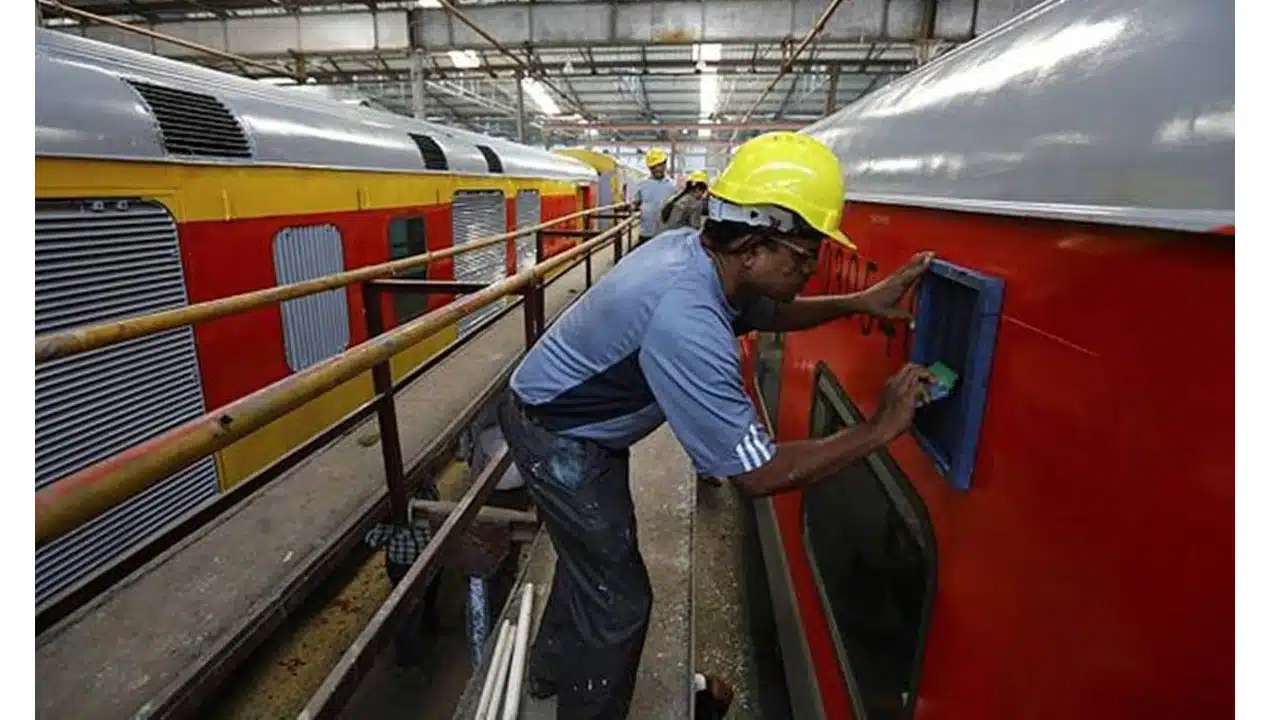 Huge number of apprentice jobs in Railways